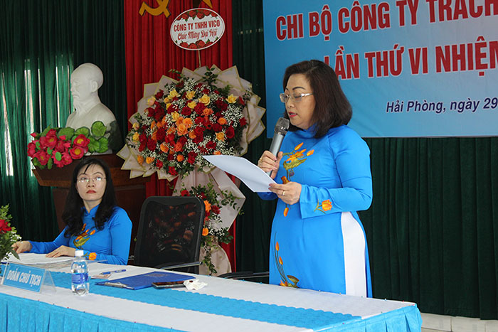 Bí thư chị bộ - Lã Quỳnh Chi đọc diễn văn khai mạc đại hội